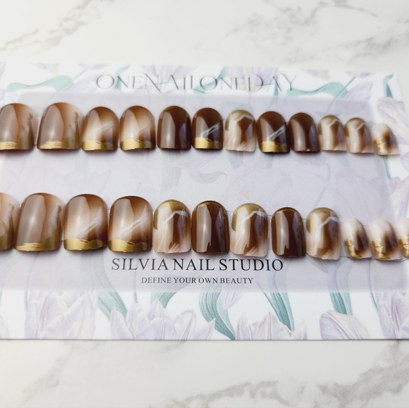 Brown with gold dust 24 pcs press on nails.(Short) - Picture 3 of 4